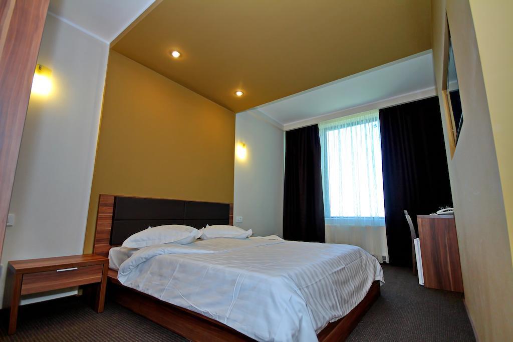 Hotel Eden Tulcea Habitación foto